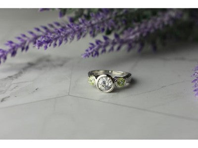 925 Sterling Silver White & Green CZ Ring Size 6.5