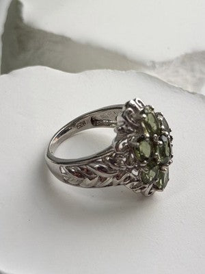 Elegant 925 Sterling Silver Peridot Ring Size 7