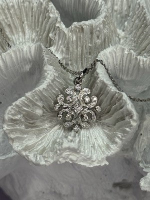 14K WHITE GOLD DIAMONDS NECKLACE LENGTH 17 INCH