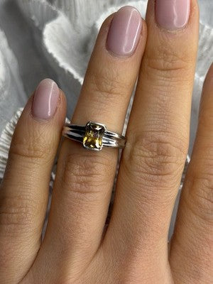 Elegant 925 Sterling Silver Citrine Ring Size 5