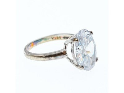 925 Sterling Silver CZ Ring Size 8 Seta