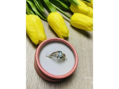 925 Sterling Silver Topaz Ring Size 8.5