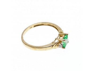 10K Yellow Gold Tsavorite & Diamonds Ring Size 6.25