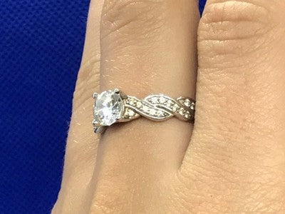 925 Sterling Silver CZ Ring Size 8