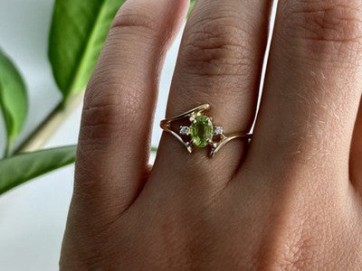 10K Yellow Gold Peridot & Diamonds Ring Size 7
