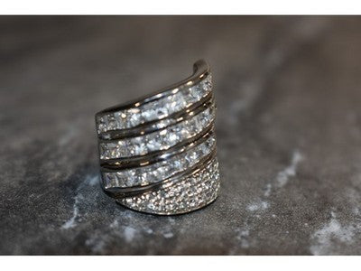 Beautiful 925 Sterling Silver CZ Ring Size 6.5