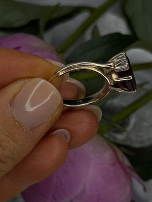 14K Yellow Gold Burgundy Red Garnet & Diamonds Ring Size 8