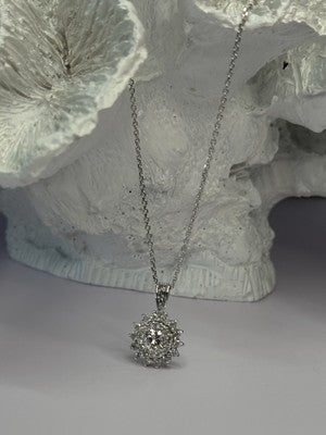 14K WHITE GOLD DIAMOND FLOWER 0.85 CARAT NECKLACE LENGTH 18 INCH