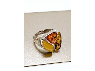 Beautiful 925 Sterling Silver Amber Ring Size 8