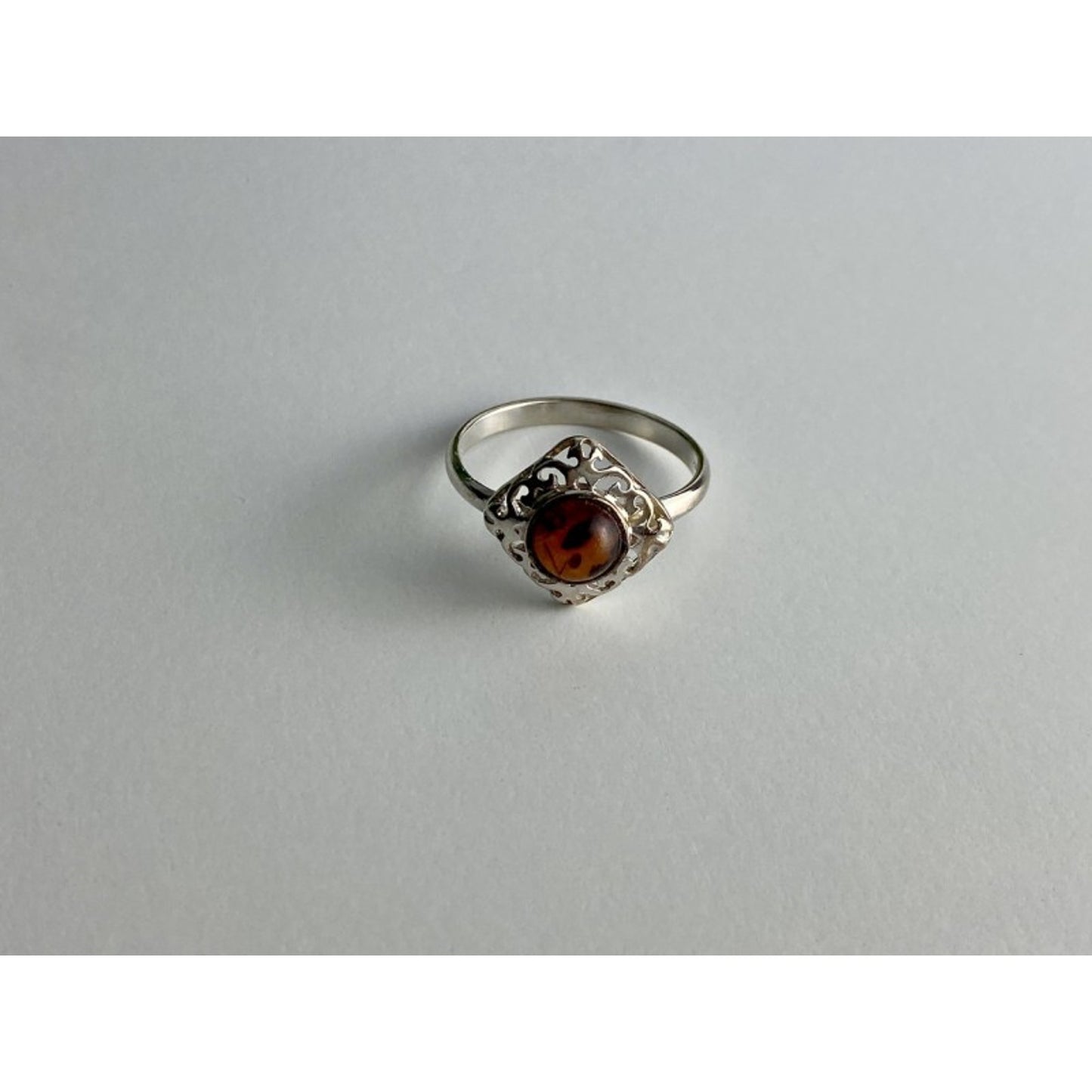 VINTAGE 925 STERLING SILVER AMBER RING SIZE 5.5