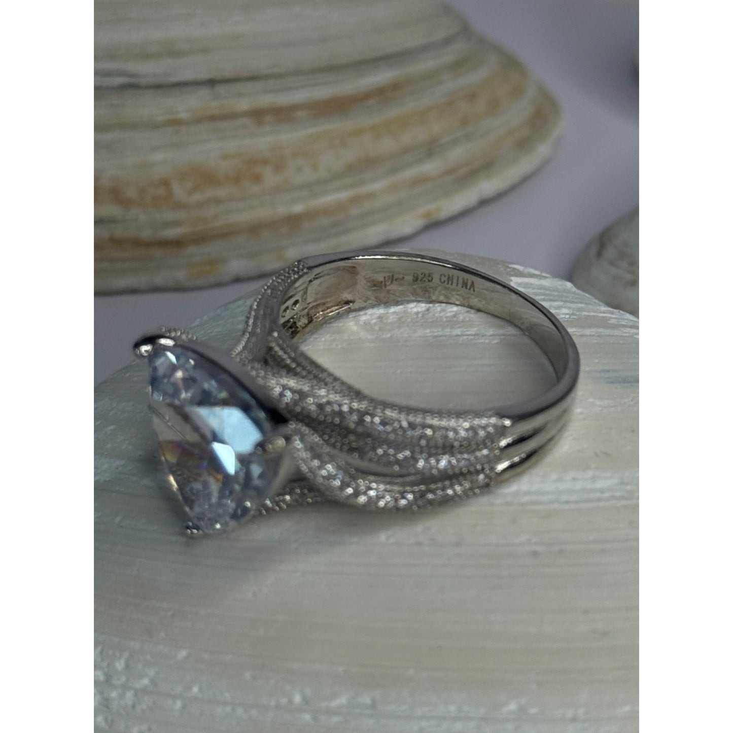 Beautiful Shiny 925 Sterling Silver Cz Ring Size 9.5