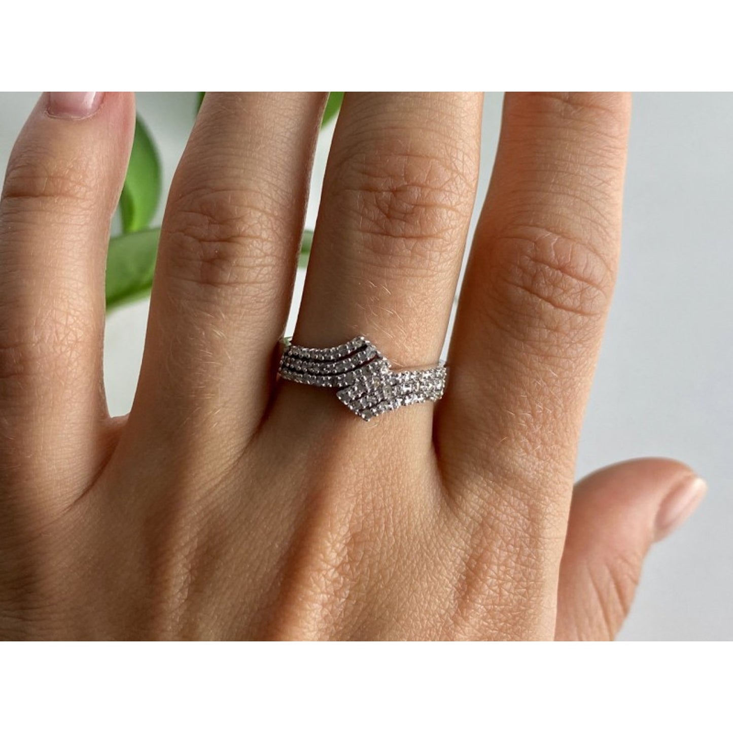 925 STERLING SILVER WHITE TOPAZ RING SIZE 9