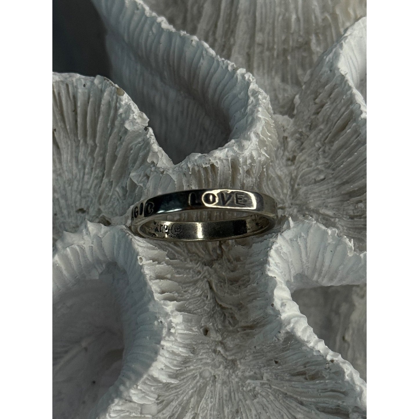 925 STERLING SILVER LOVE HAPPINESS PEACE MAGIC RING SIZE 8