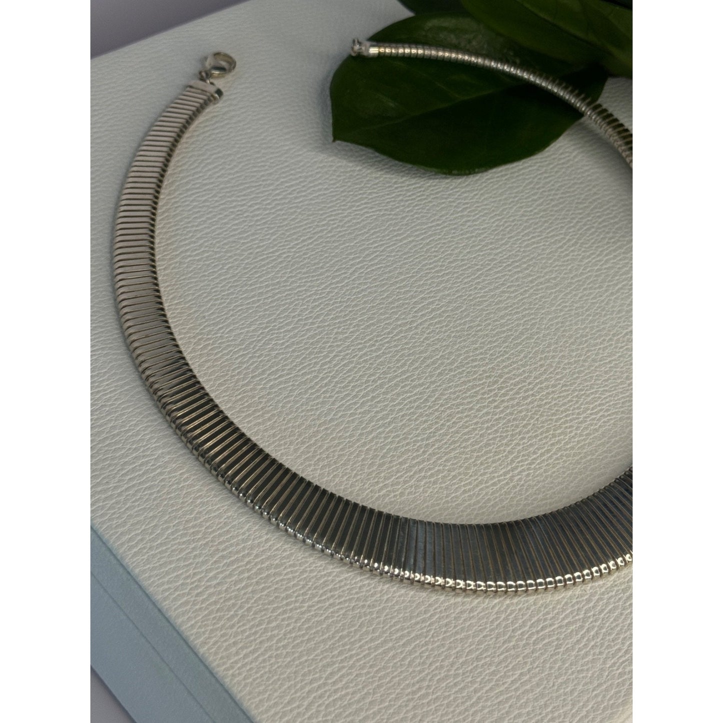 Elegant Design 925 Sterling Silver Necklace Length 17 inch