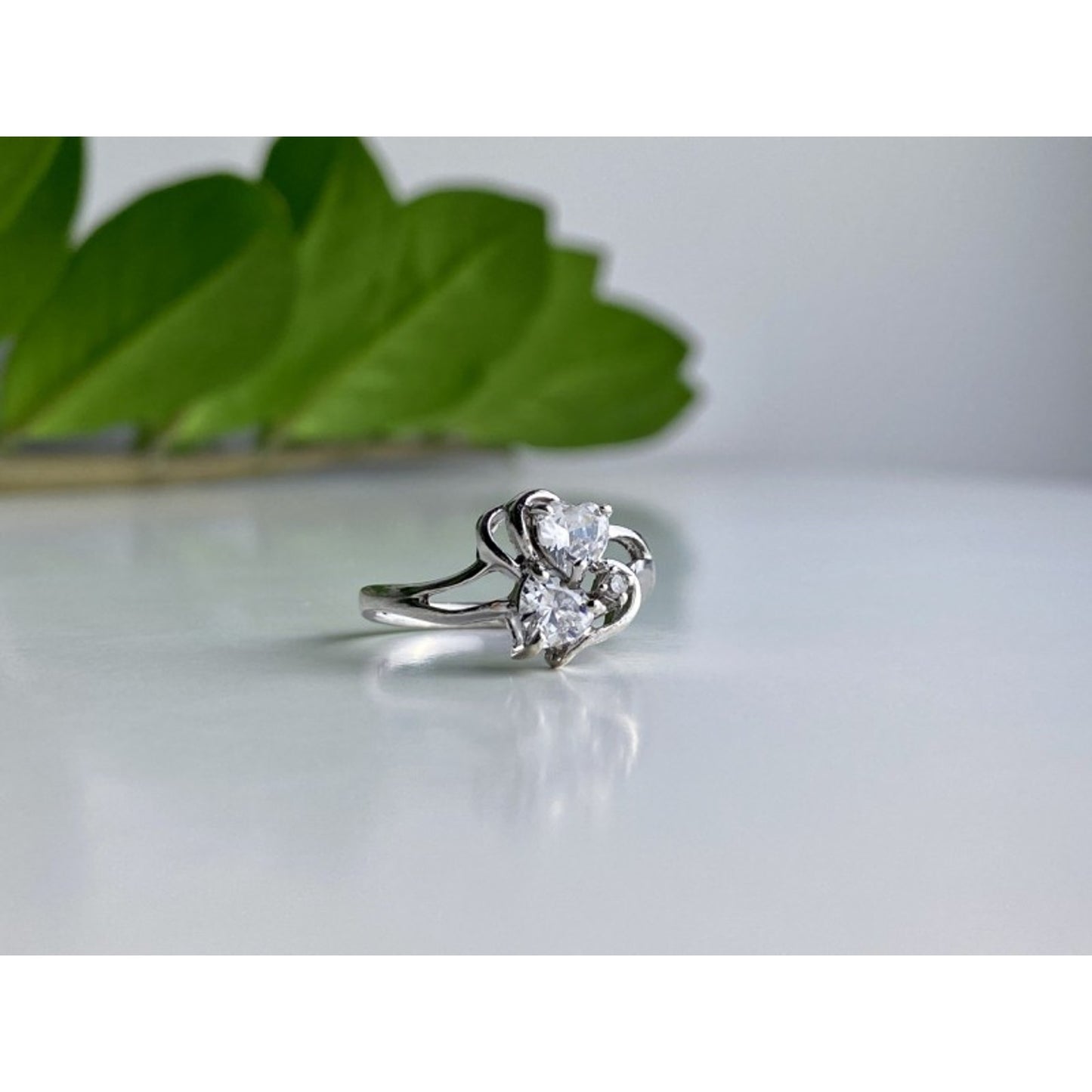 925 STERLING SILVER WHITE CZ "HEARTS" RING SIZE 9
