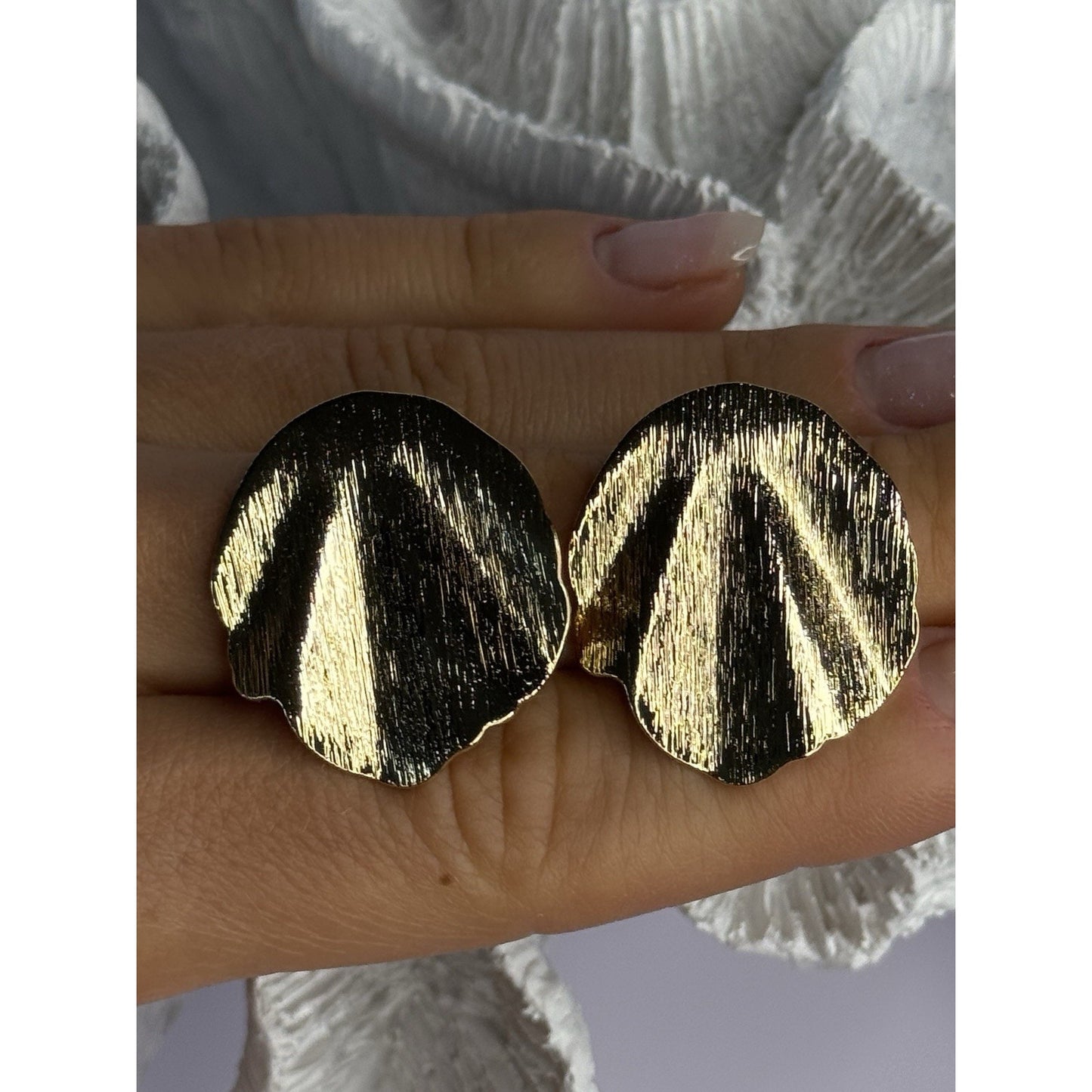 UNIQUE GOLD PLATED EARRINGS LENGTH 1.15 INCH