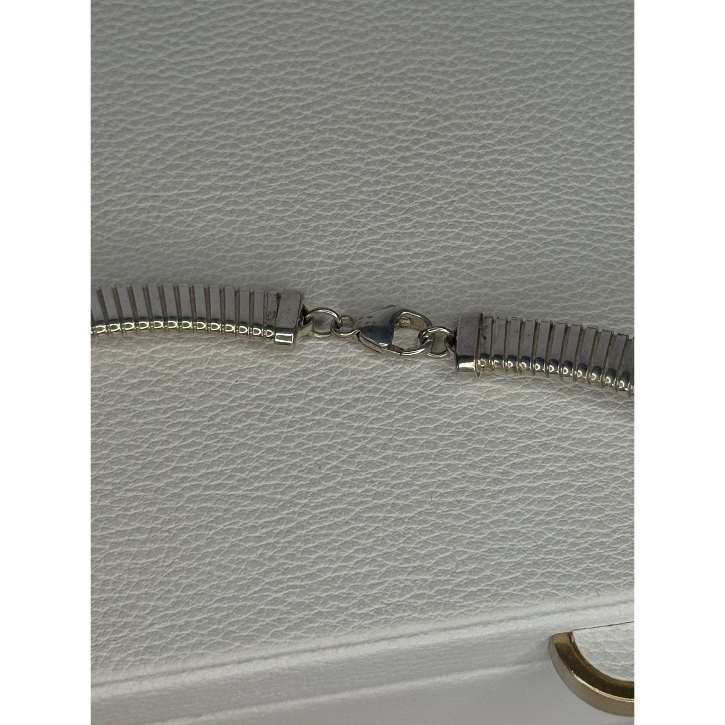 Elegant Design 925 Sterling Silver Necklace Length 17 inch