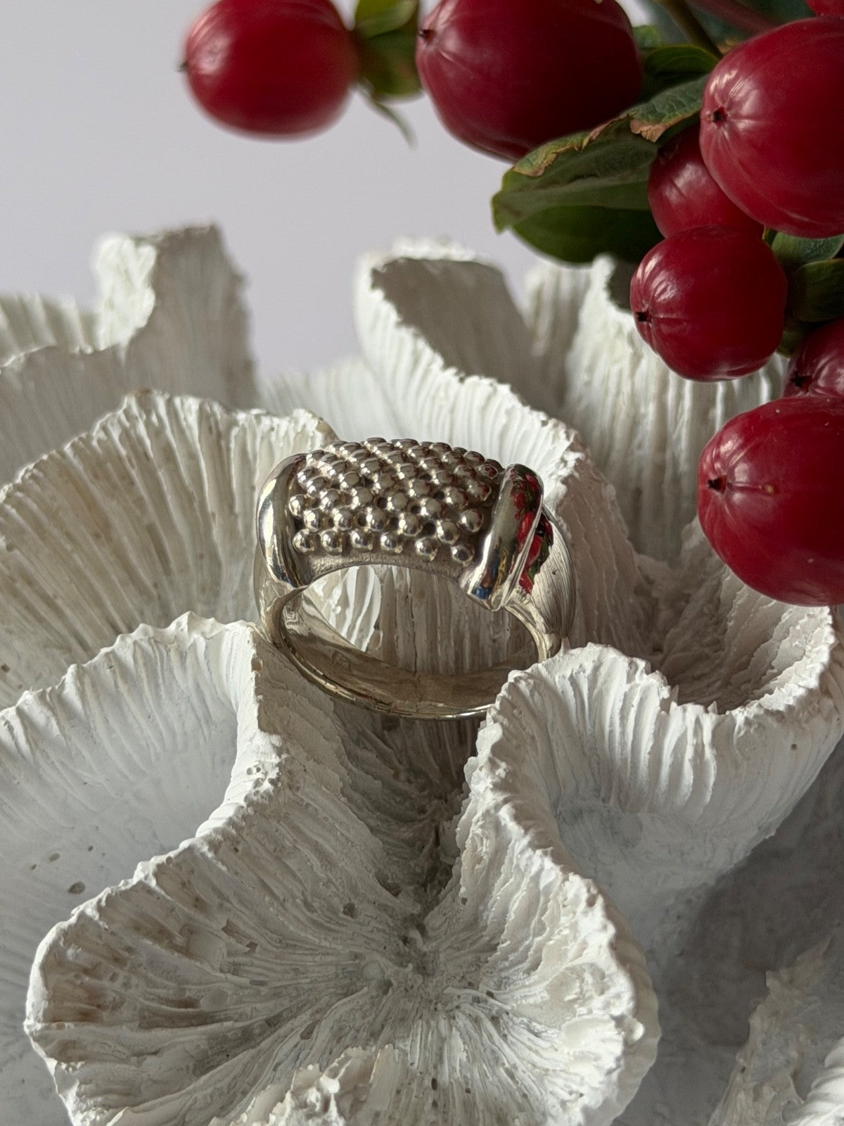Unique Design 925 Sterling Silver Ring Size 7.5
