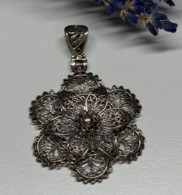 925 Sterling Silver Flower Pendant