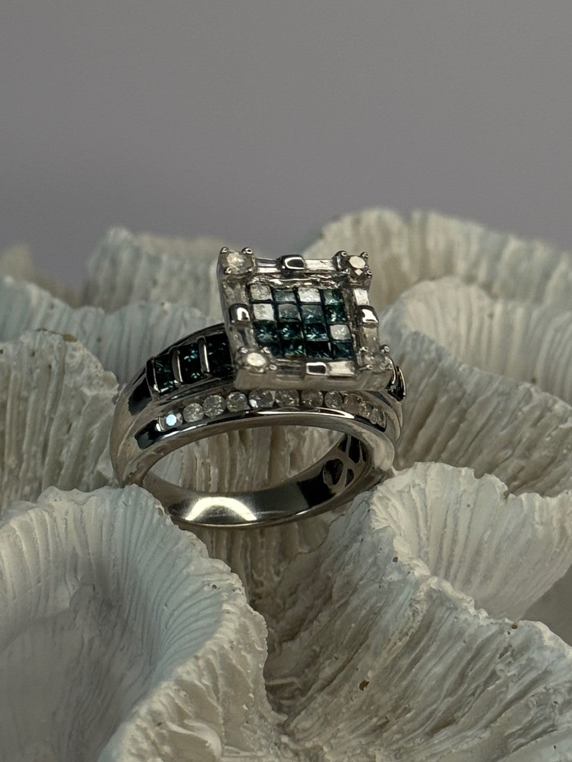 10K White Gold Aquamarine & White Topaz Ring Size 8