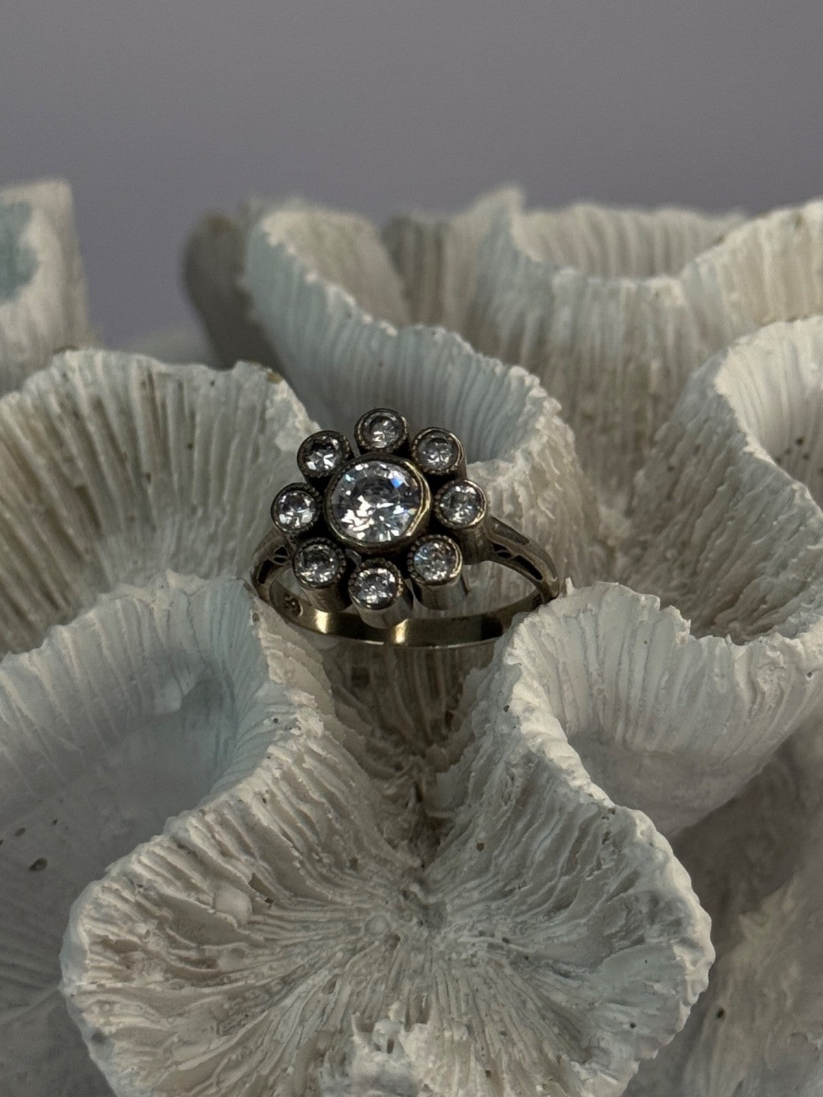 925 Sterling Silver CZ Flower Ring Size 9