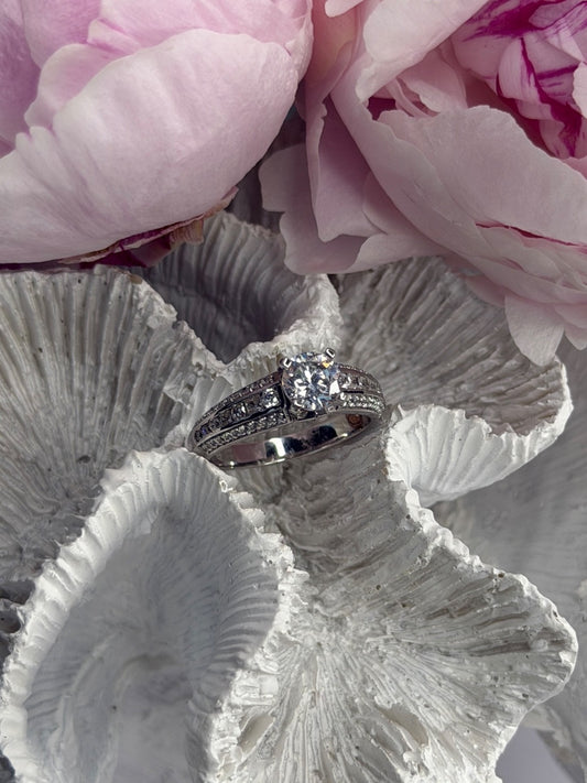 GOC 925 Sterling Silver tcw 1.32 Cz  Ring Size 7