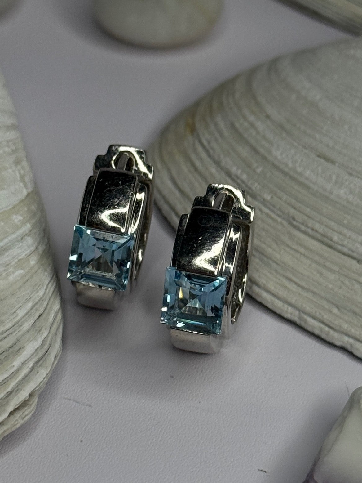925 Sterling Silver Blue Topaz Earrings Length 0.8 Inch