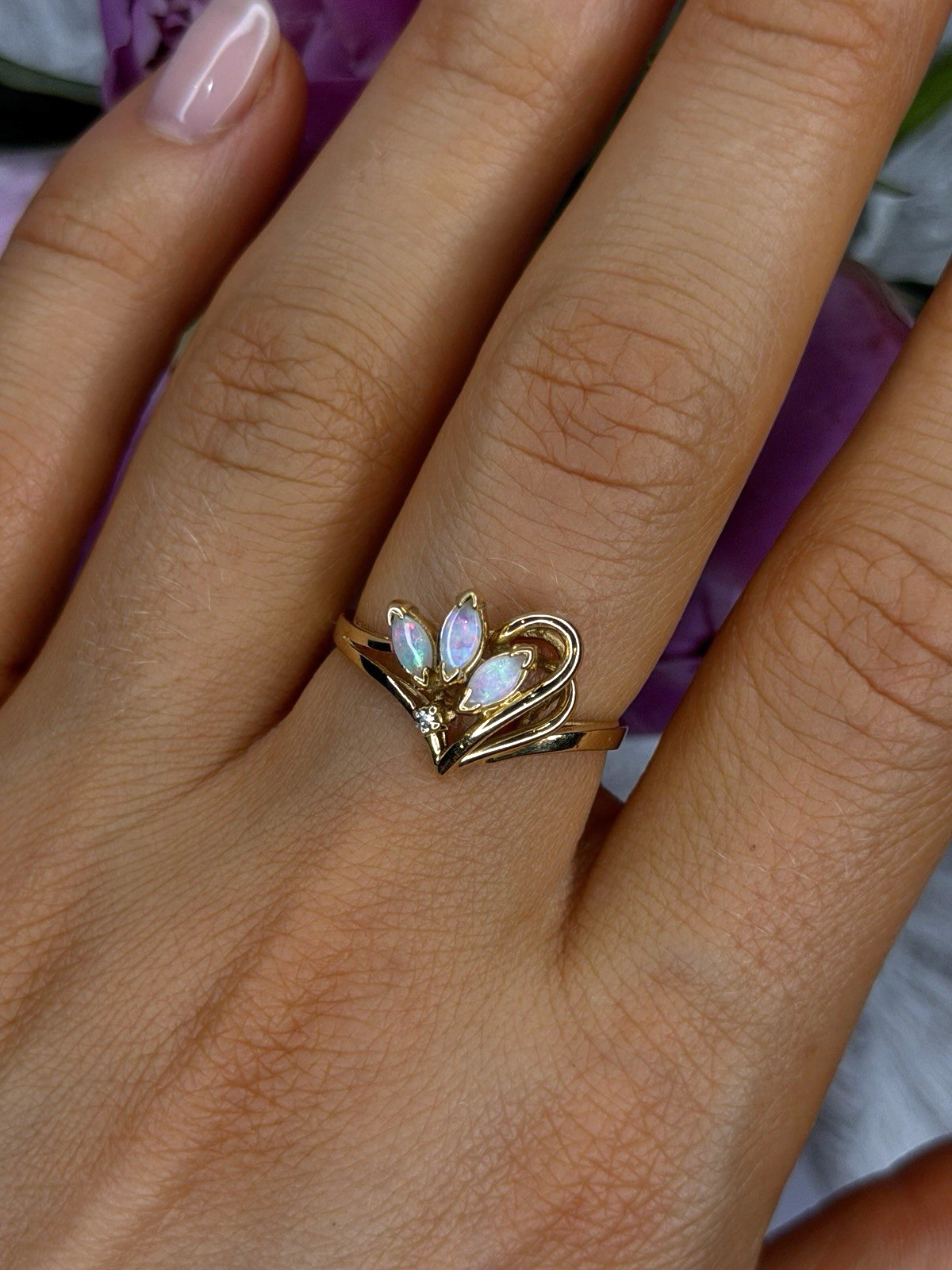 Elegant 14K Yellow Gold Opal & Diamond Heart Motif Ring Size 8.5