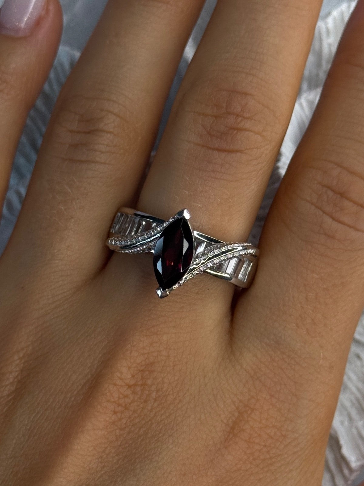 925 Sterling Silver Garnet & Beryl Ring Size 10