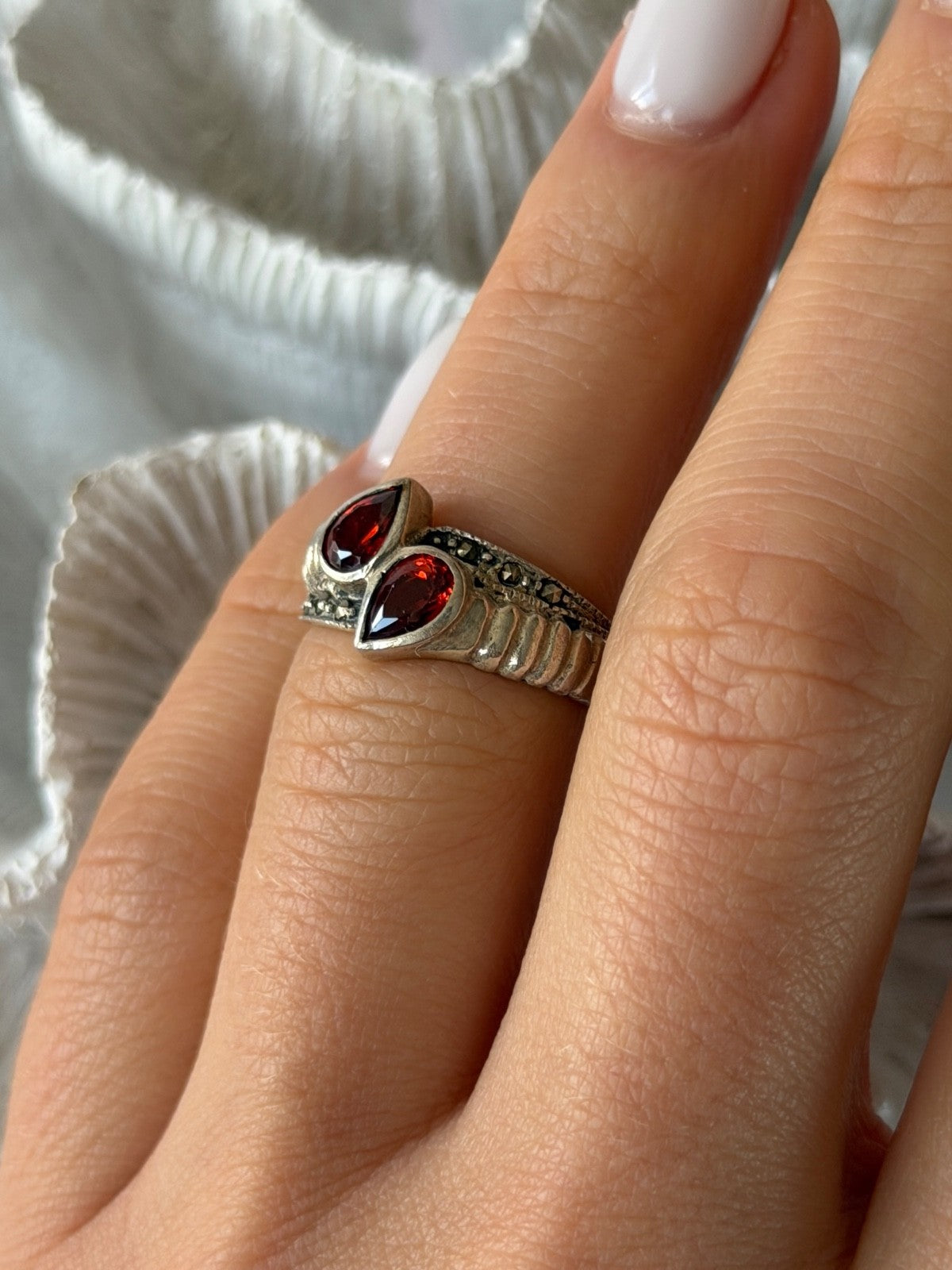 Vintage 925 Sterling Silver Garnet & Marcasite Ring Size 6