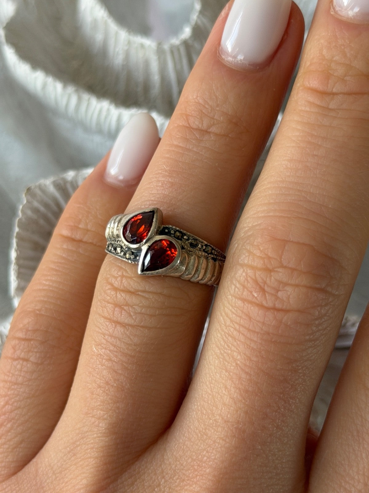 Vintage 925 Sterling Silver Garnet & Marcasite Ring Size 6