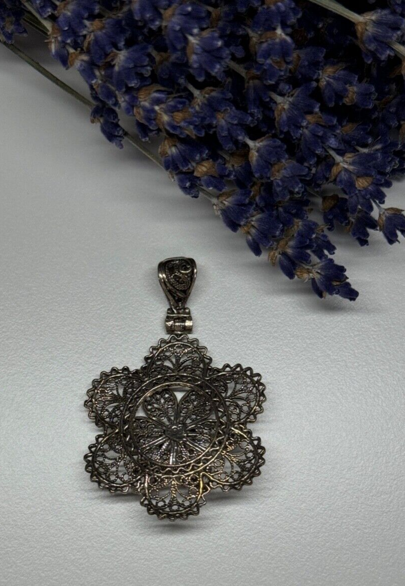 925 Sterling Silver Flower Pendant