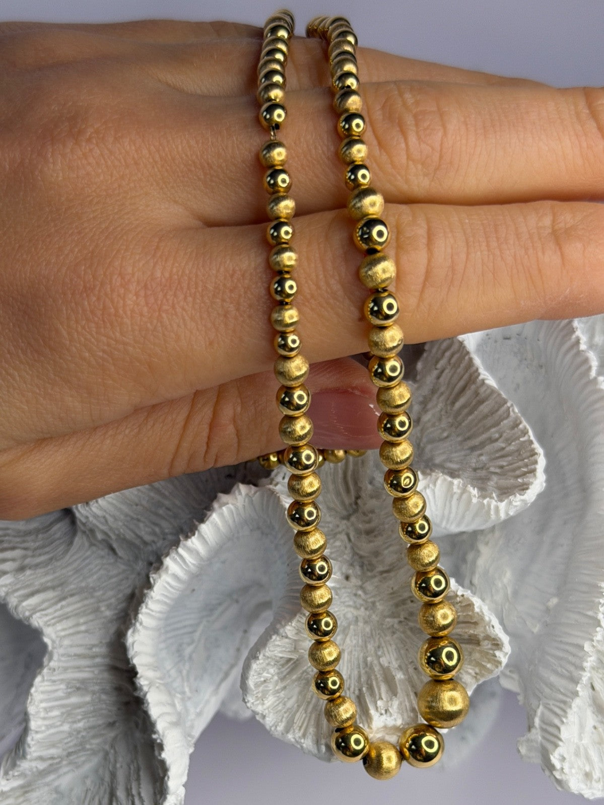 Elegant Design 14K Yellow Gold Necklace Length 23 in