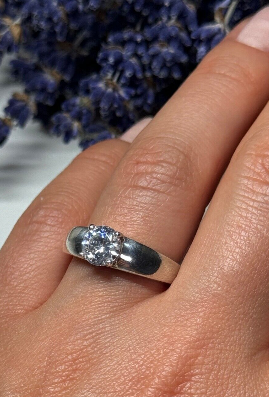 925 Sterling Silver CZ Ring Size 7