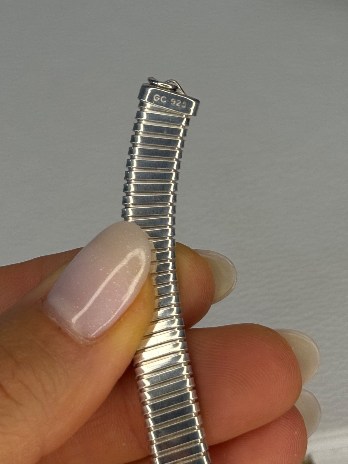 Elegant Design 925 Sterling Silver Necklace Length 17 Inch