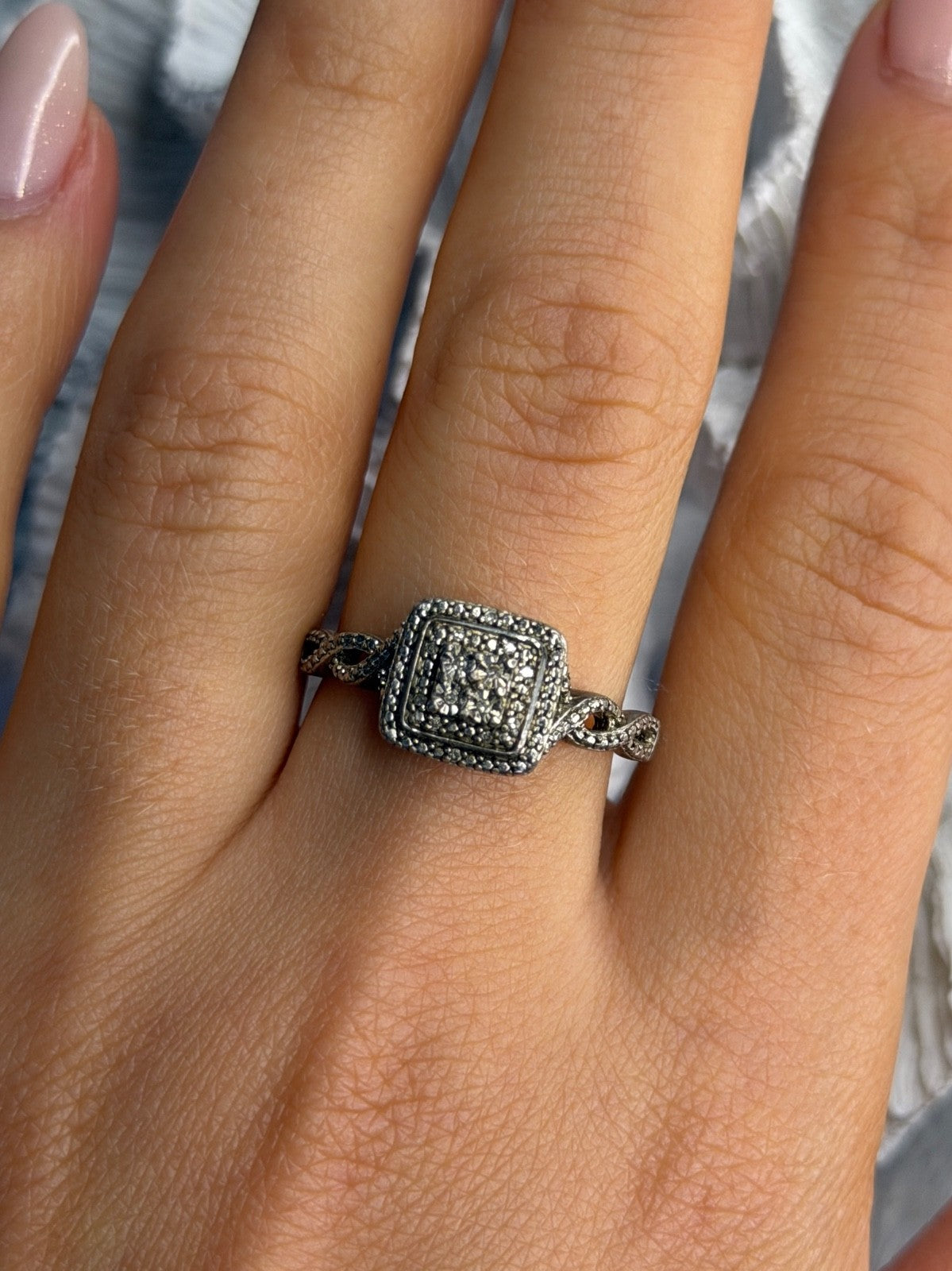 925 Sterling Silver White Sapphire Ring Size 9