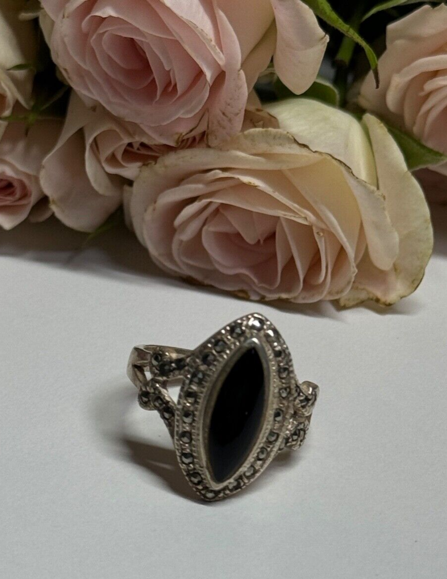 Vintage 925 Sterling Silver Onyx & Marcasite Ring Size 7