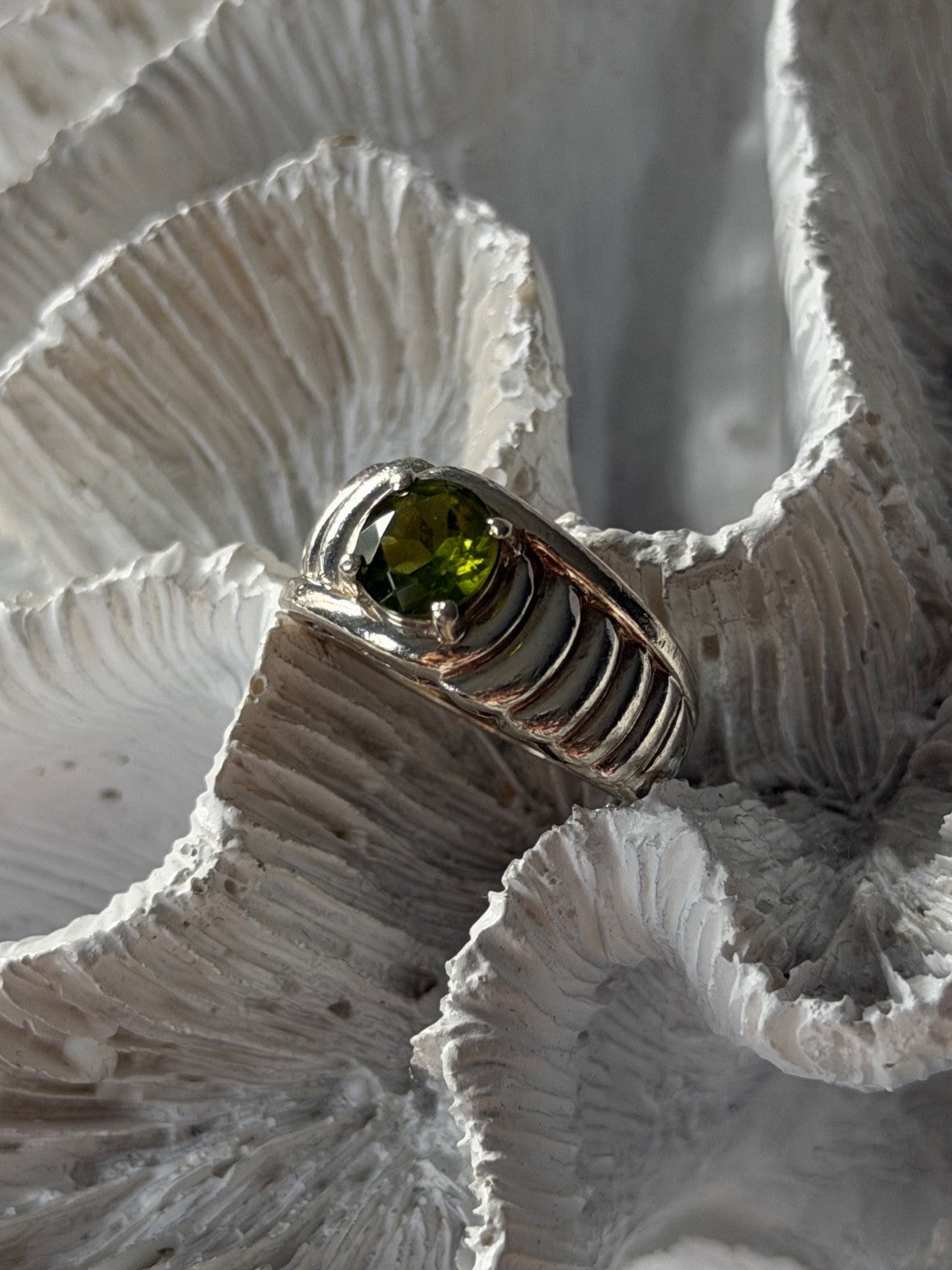 925 Sterling Silver Peridot Ring Size 6
