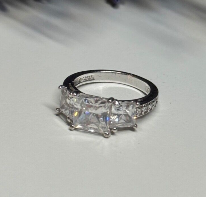925 Sterling Silver Ring Size 5.5