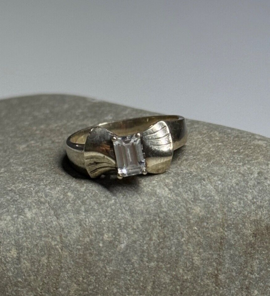 925 Sterling Silver Beryl Bow Ring Size 6