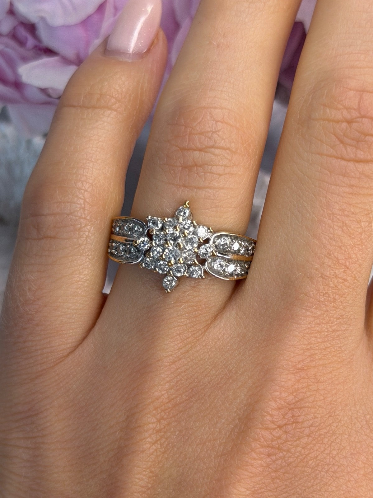 10K Yellow & White Gold Diamond Flower 1.36 ct Ring Size 7