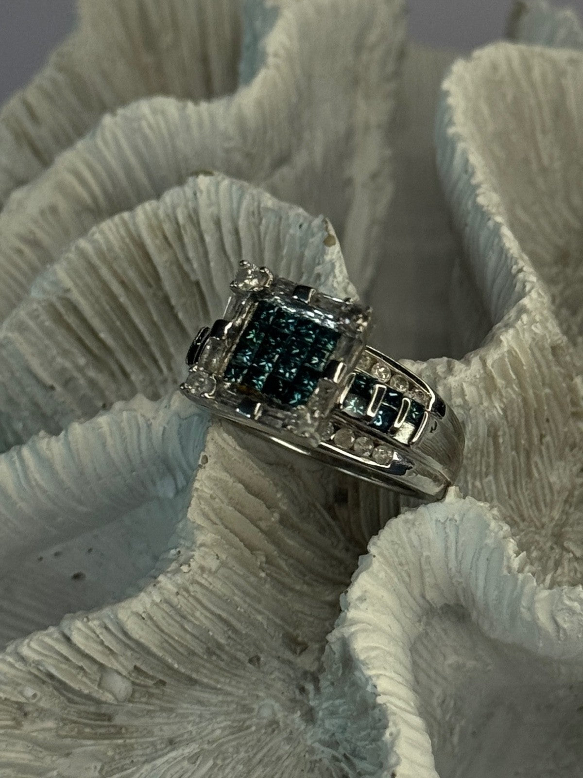 10K White Gold Aquamarine & White Topaz Ring Size 8