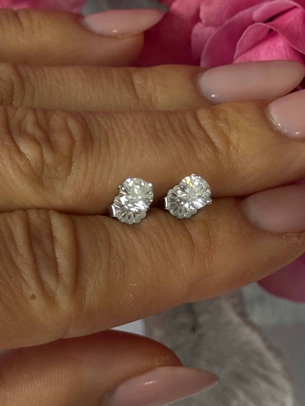 Elegant 14K White Gold 1 carat Diamond Earrings
