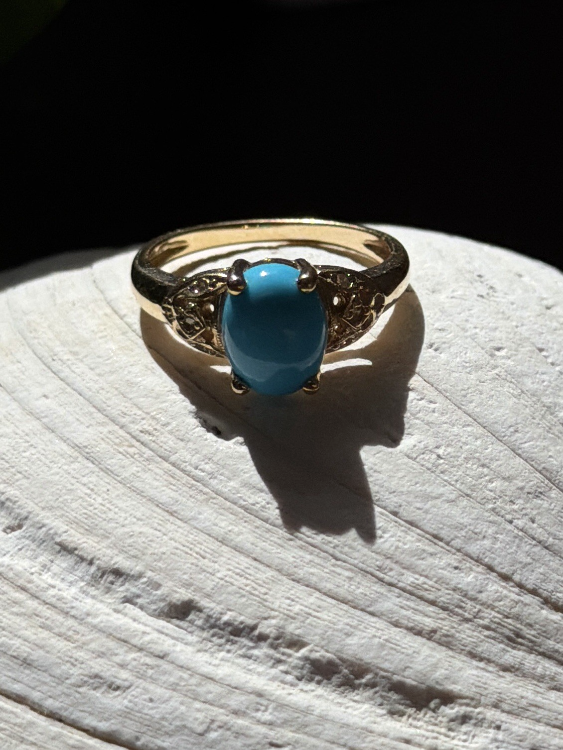 14K Yellow Gold Blue Oval Turquoise & Diamond Ring Size 6