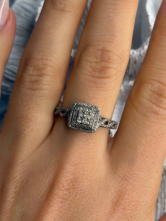 925 Sterling Silver White Sapphire Ring Size 9