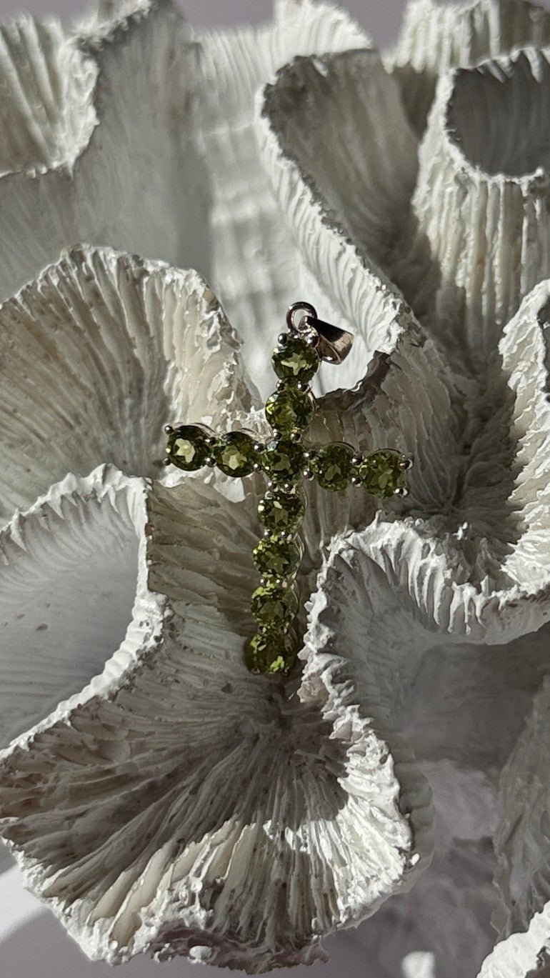 925 Sterling Silver Peridot Cross Pendant