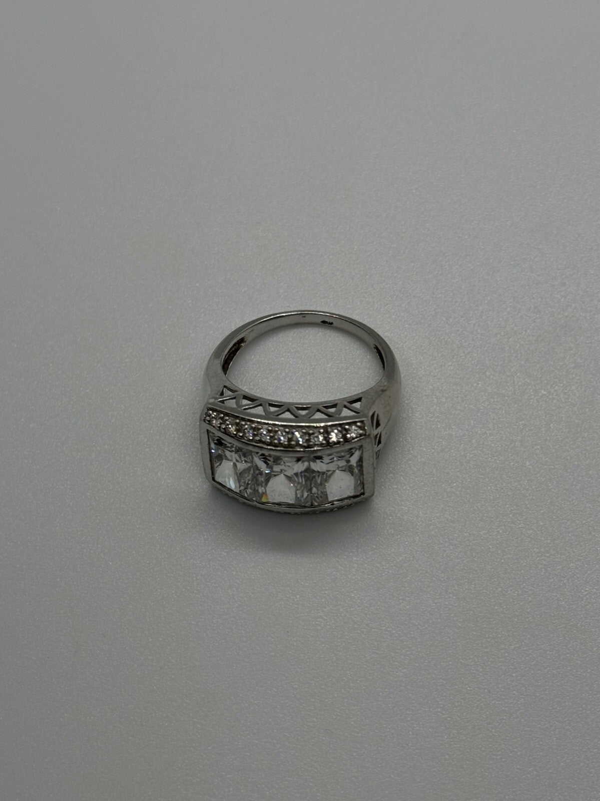925 Sterling Silver CZ Ring Size 7