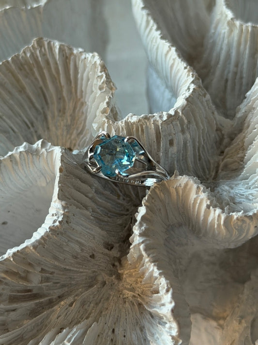 925 Sterling Silver Blue Topaz Ring Size 5