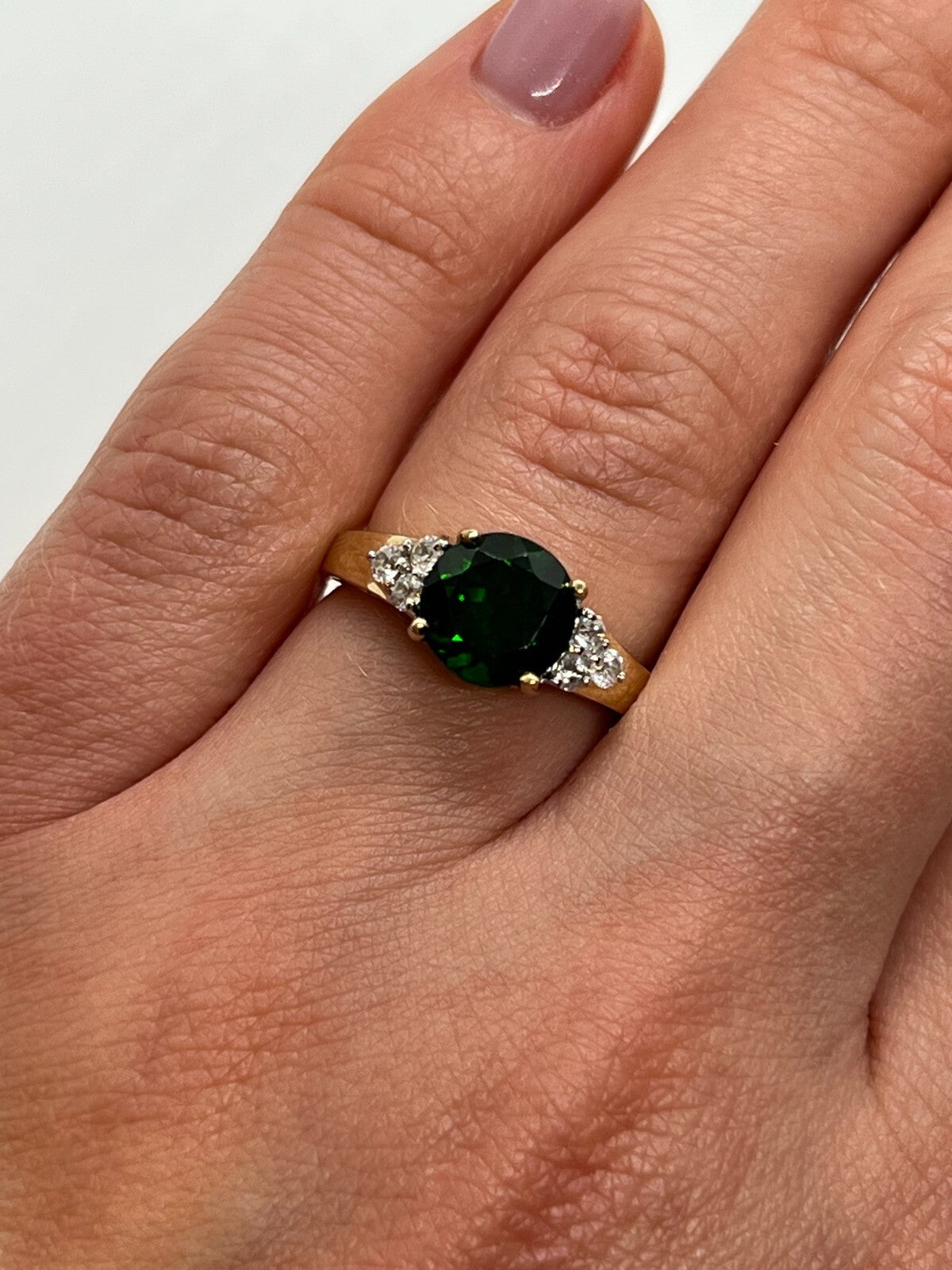 10K Yellow Gold Ring With Emerald & Diamonds Size 6