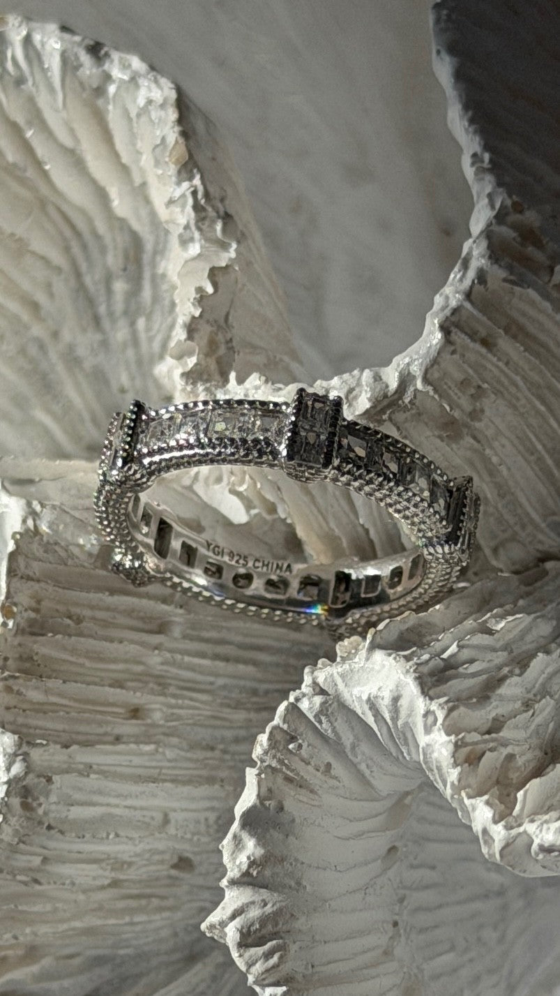 925 Sterling Silver Cz Band Ring Size 5